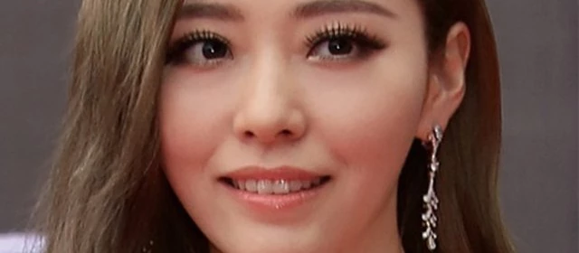 张靓颖